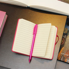 Cargar imagen en el visor de la galería, LB-031 LIBRETA MINI CON PASTA RIGIDA
